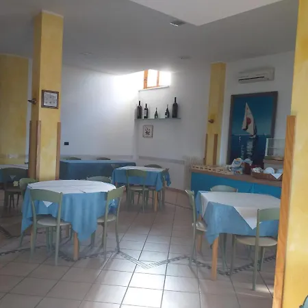 ベッド・アンド・ブレックファスト Quadruple Just Steps From The Sea - Ideal For A Relaxing Vacation 3*