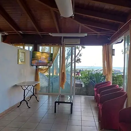 Bed & Breakfast Quadruple Just Steps From The Sea - Ideal For A Relaxing Vacation 3*