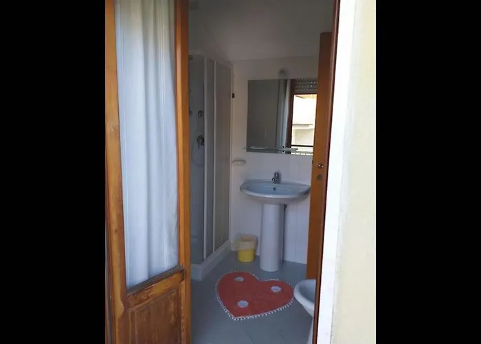 ベッド・アンド・ブレックファスト Quadruple Just Steps From The Sea - Ideal For A Relaxing Vacation 3*